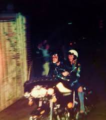 motorcycle-1976-october-entering-graceland-gates-with-linda-on-back