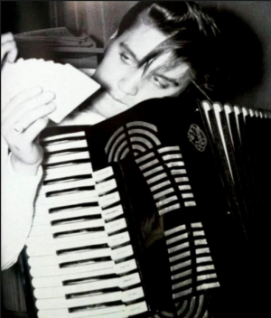 1956 June 30 ACCORDIAN rare Elvis playing close up